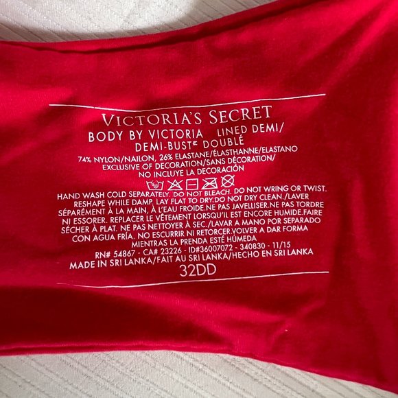 Victoria's Secret Body by Victoria Lined Demi - Picture 3 of 3